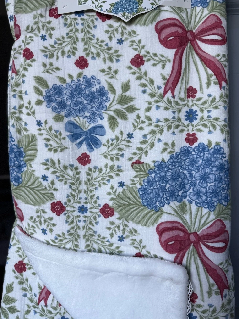 Envogue Reversible Cotton Gauze Throw Americana July Bows Floral Red White Blue